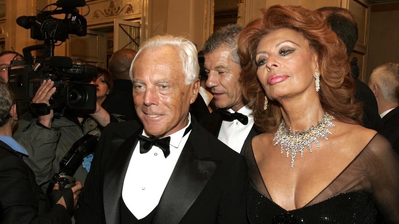 How Armani Redefined Minimalist Fashion: Timeless Elegance