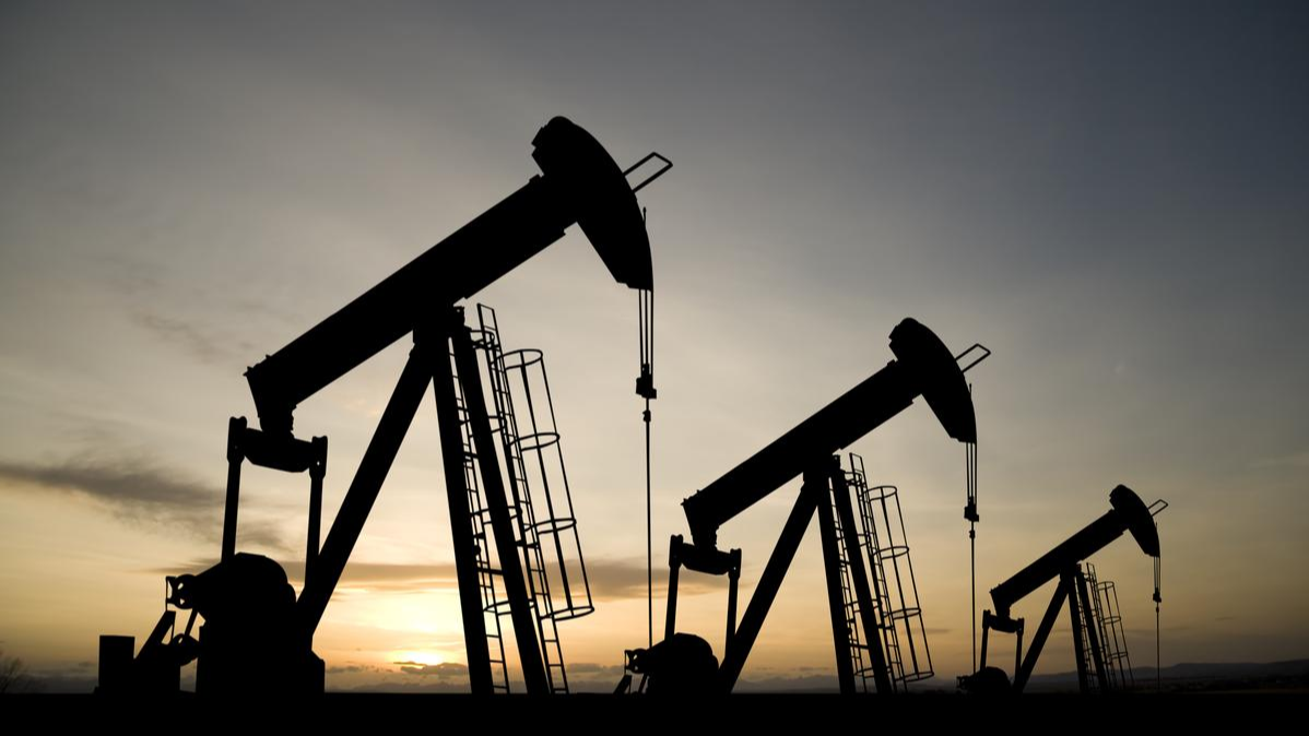 Oil Market Update: UAE OPEC Exit and Iran Hormuz Crisis Keep Prices Volatile 