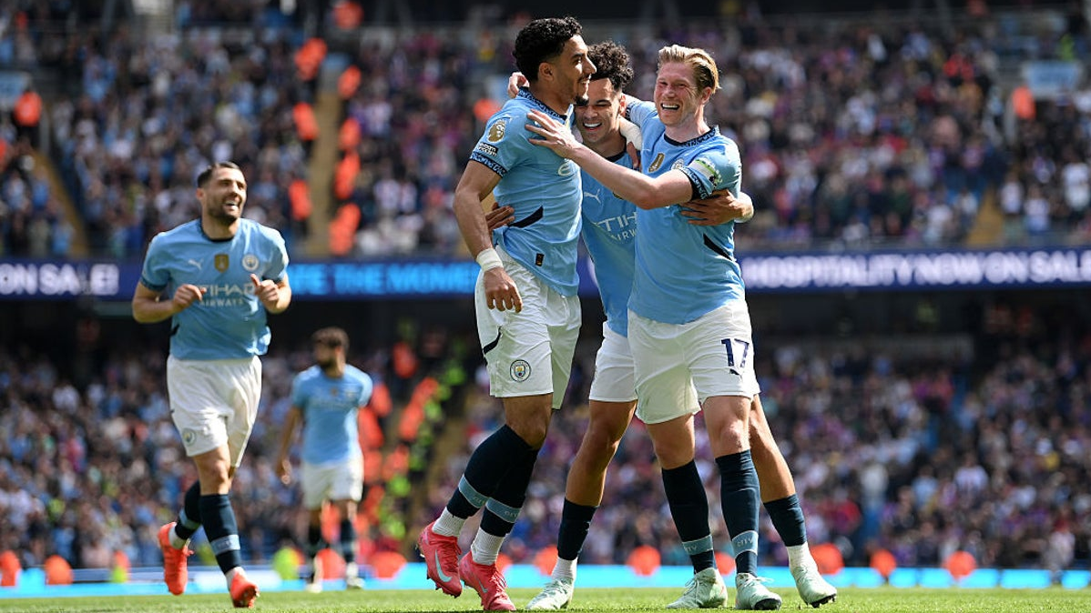 Manchester City Keep Title Hopes Alive With Dominant Win Over Crystal Palace