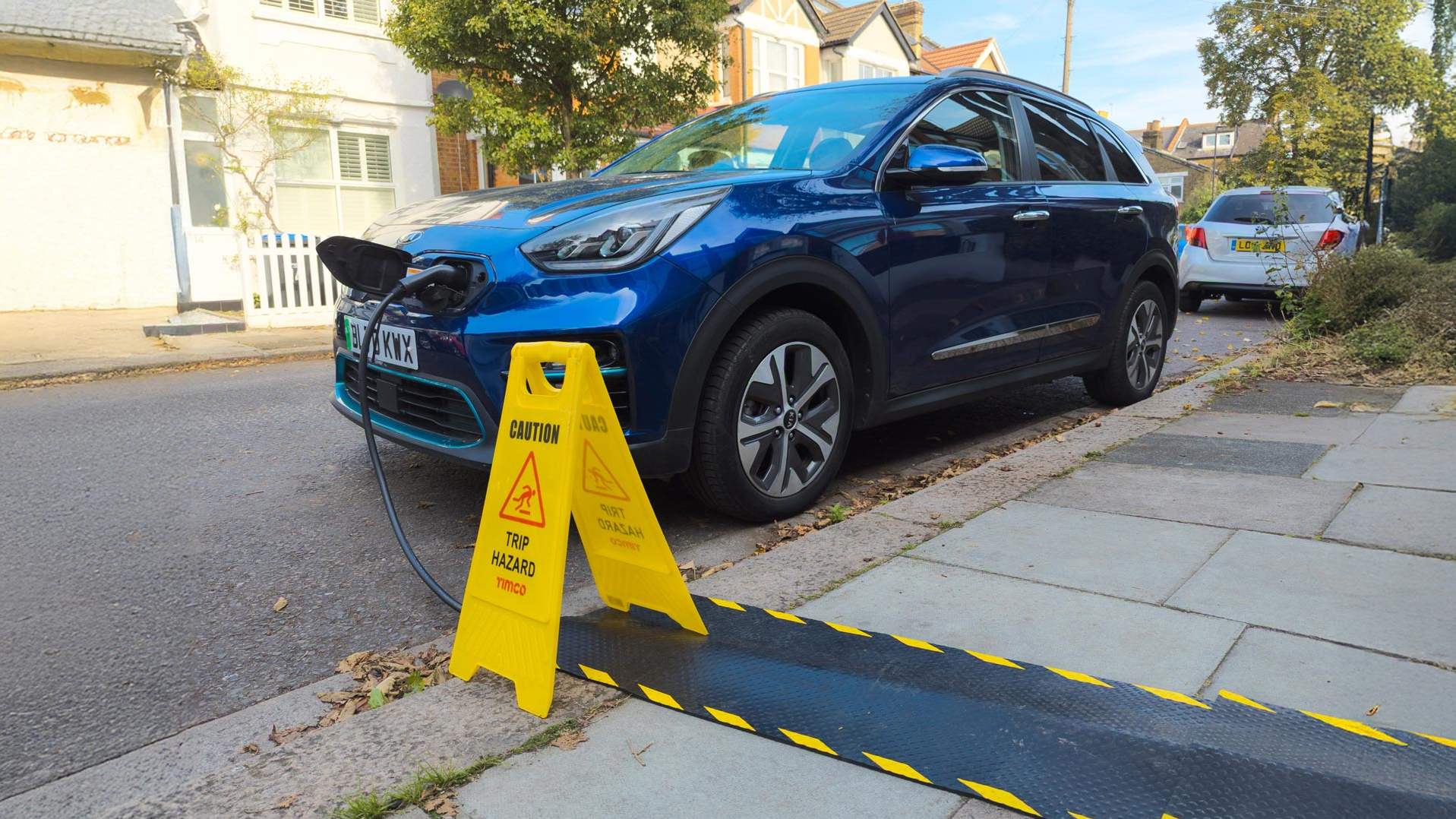 UK On-Street EV Charging Becomes ‘Postcode Lottery’ as Drivers Face Council Barriers