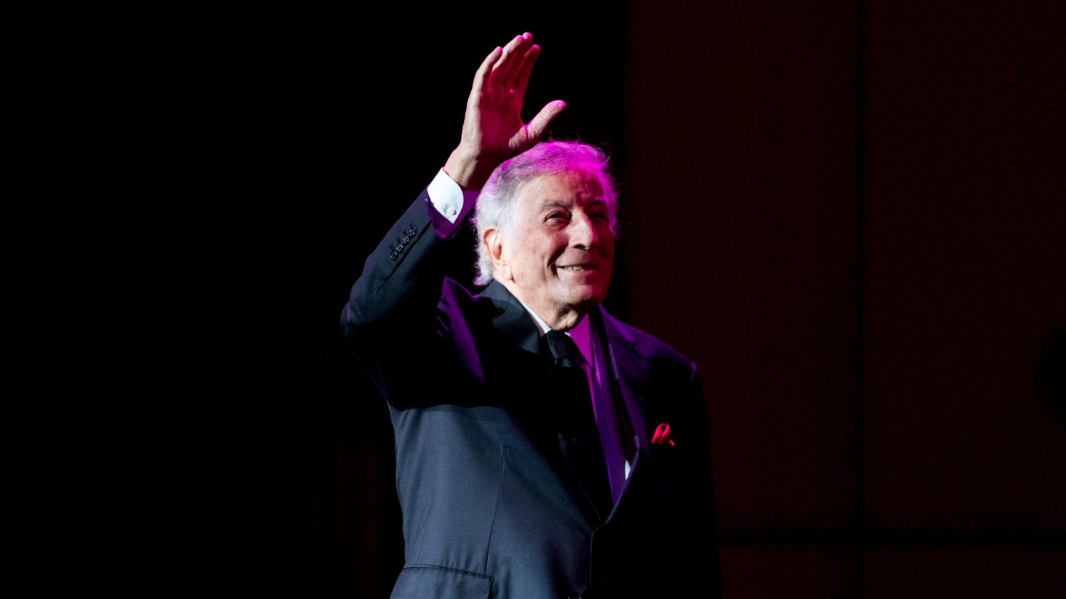 Tony Bennett Sang The Last Song From The Stage And Retires At The Age Of 95.